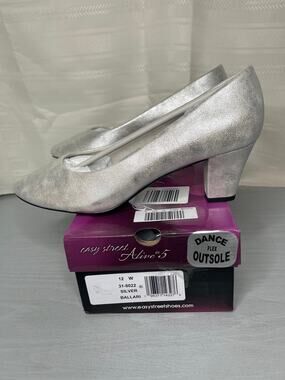 Easy Street Ballari Women's Round Toe Pump Silver Size 12 W Wide Width